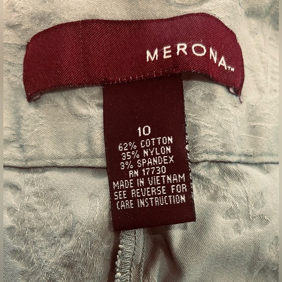 GUC Merona SZ 10 sage green w/tone on tone paisley print cropped pants/waist 29” - Picture 7 of 7